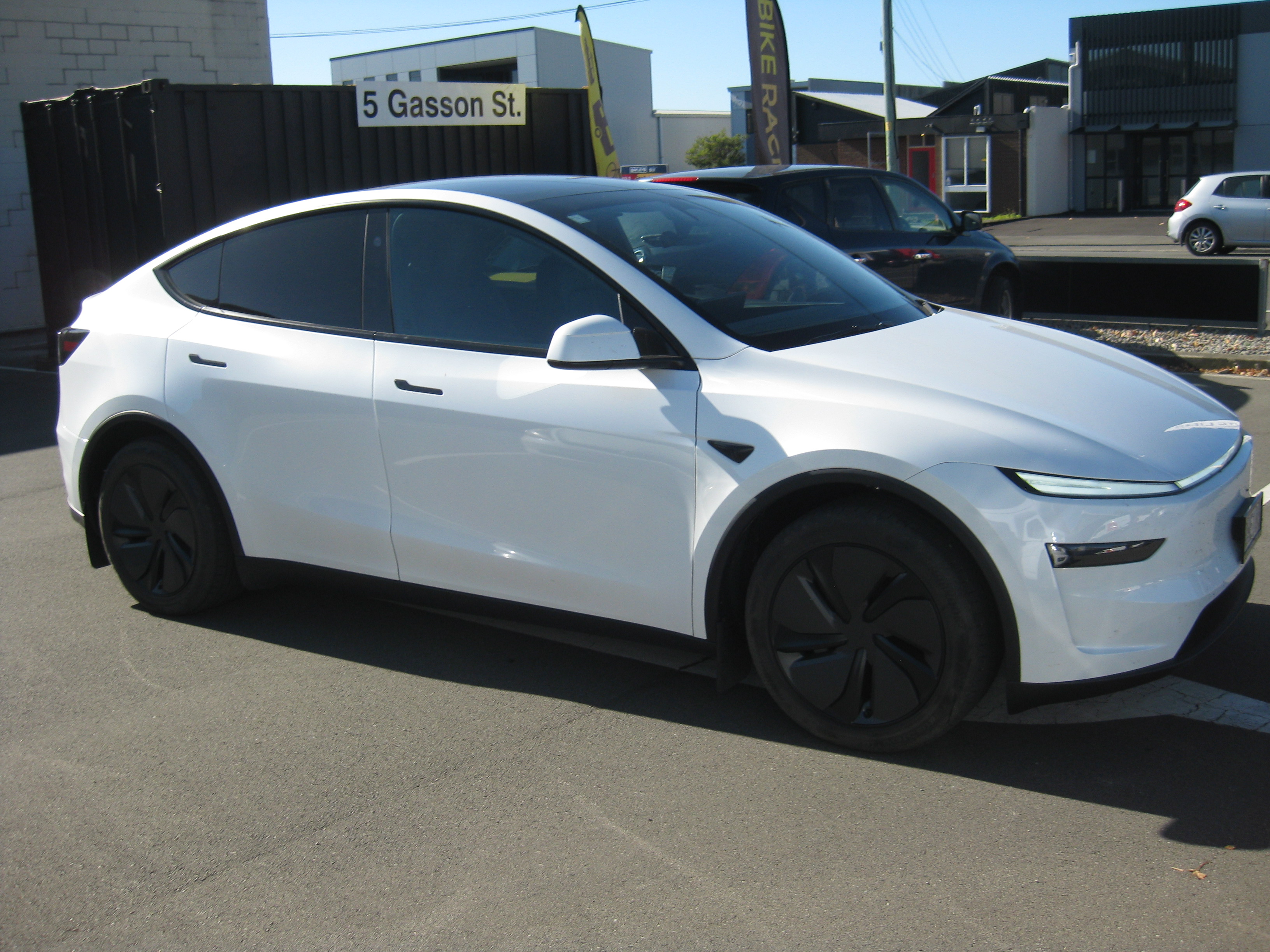 TESLA MODEL Y SALOON 2025-CURRENT